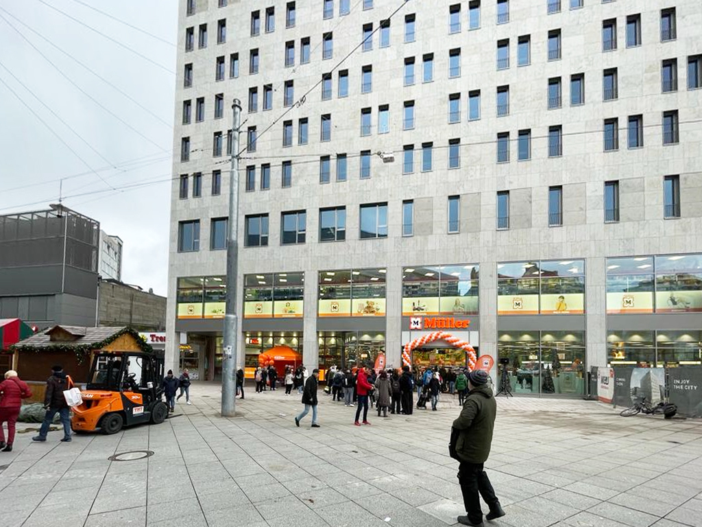Müller eröffnet größte Filiale in Saarbrücken - BL Gruppe